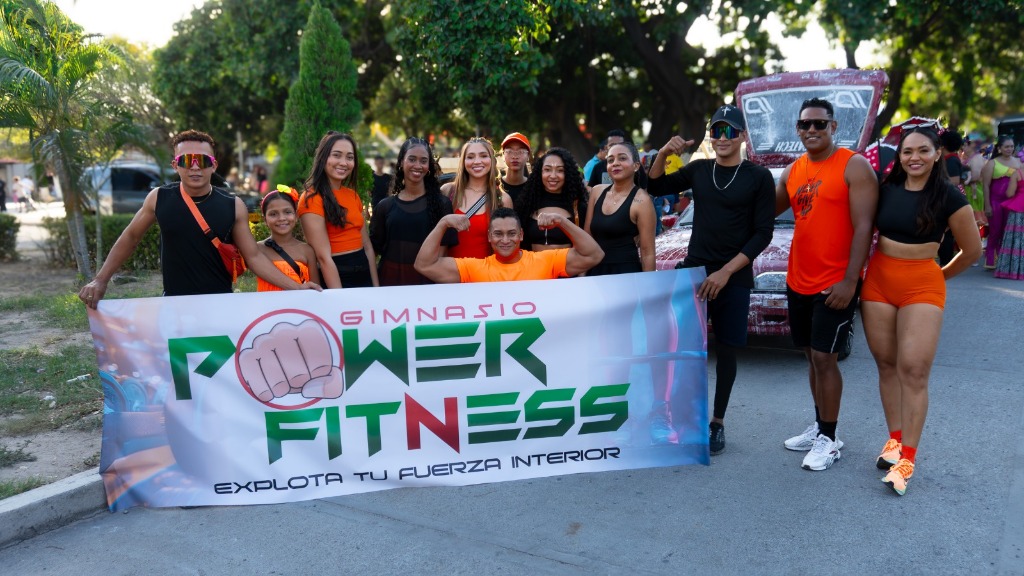 Equipo Power Fitness en actividad deportiva